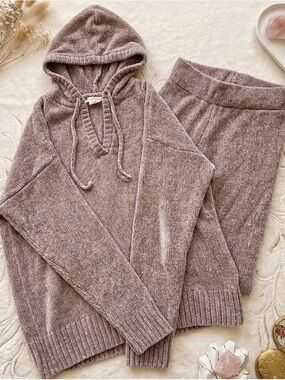 Cozy Hooded Sweater Set in Light Pink